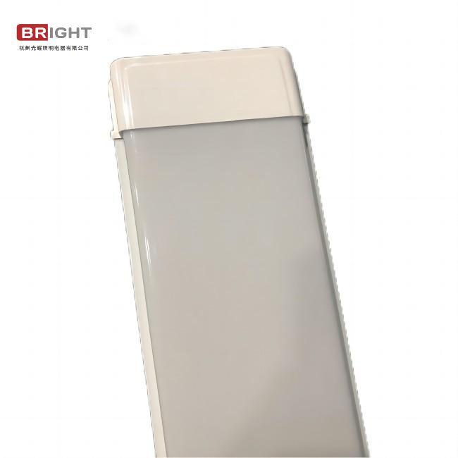 BATTEN LAMP SQUARE 
